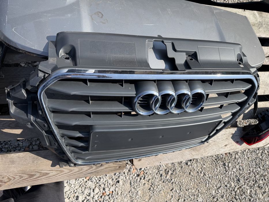 Решетка Audi A3 2012 год.- Sportback