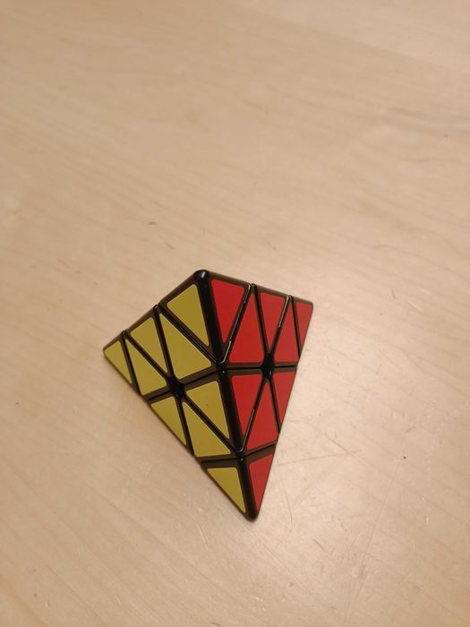 Cuburi Rubik, Kubirik Piraminx, Skweb Extreme