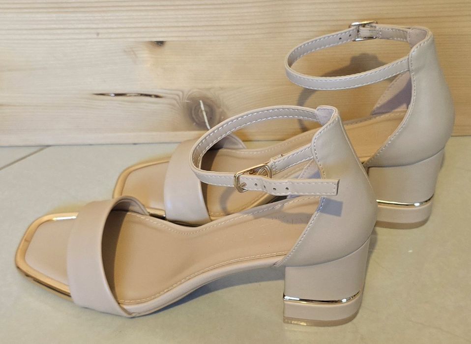 Sandale Primadonna numar 37  stare noi noute