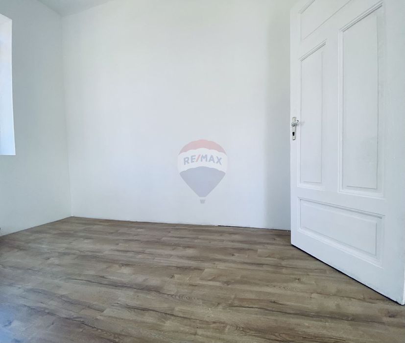 Функционално помещение под наем, център, Галата, гр. Варна, Я.И.