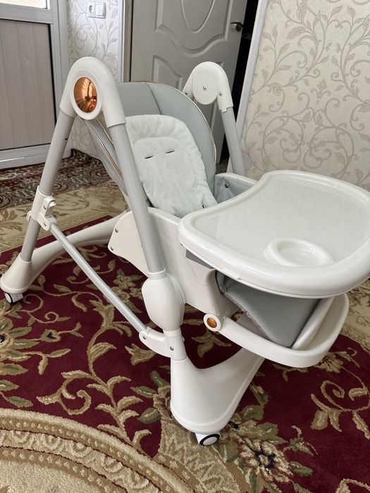 Bolalar ovqat stulchigi holati zor oq seriy aralaw rangda