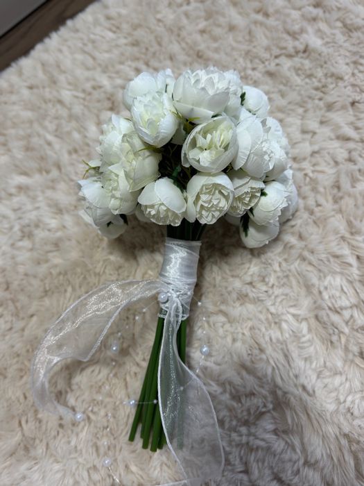 Buchet de bujori artificiali
