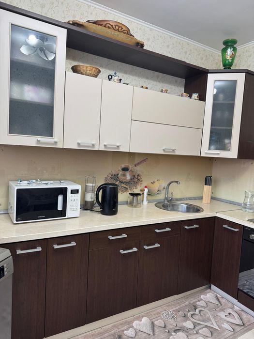 Продам кухонный гарнитур. В отличном состоянии