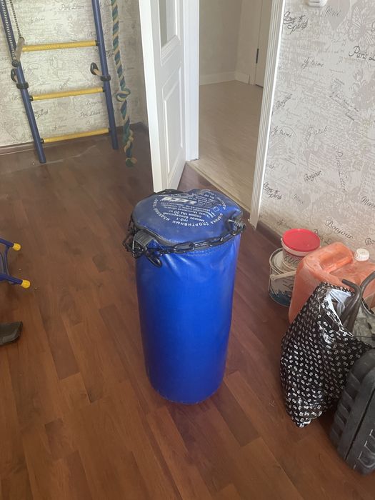 Продам боксерскую грушу