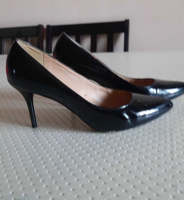 Шикарные  туфли в идеальном состоянии