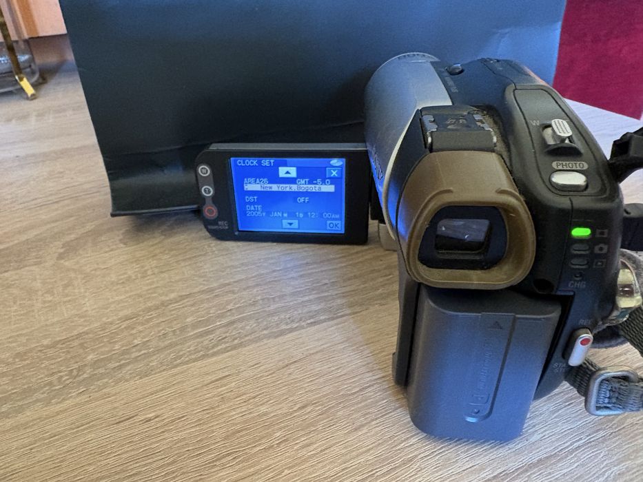 Sony Handycam DCR-DVD92 video camera – funcționează – baterie moarta