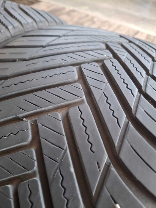 4бр. Всесезонни гуми 245/45/19 Hankook DOT 0123 0
