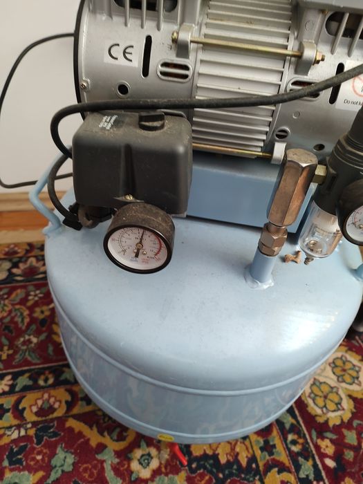 Compresor dentar profesional silent DA7001 – fără ulei, 30L, (video)