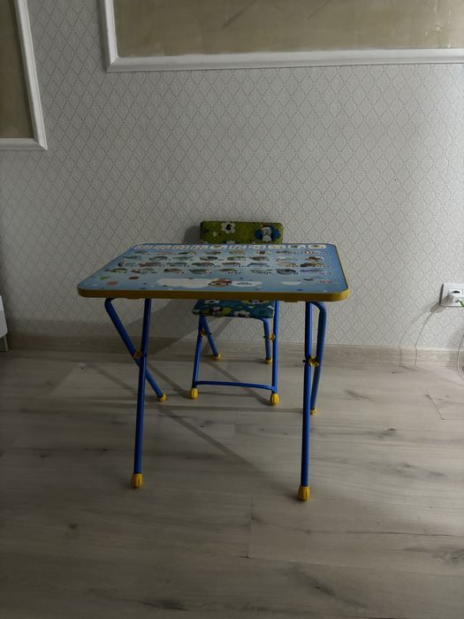 Срочно ! Продам детский стол со стулом в хорошем состоянии почти новый