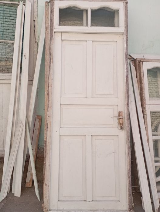 Эшик ва ром сотилади!!!