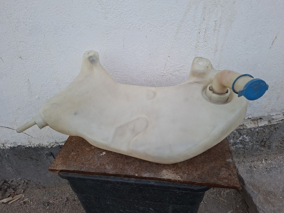 Продаётся бачок омывателя Ауди Б 4 новый