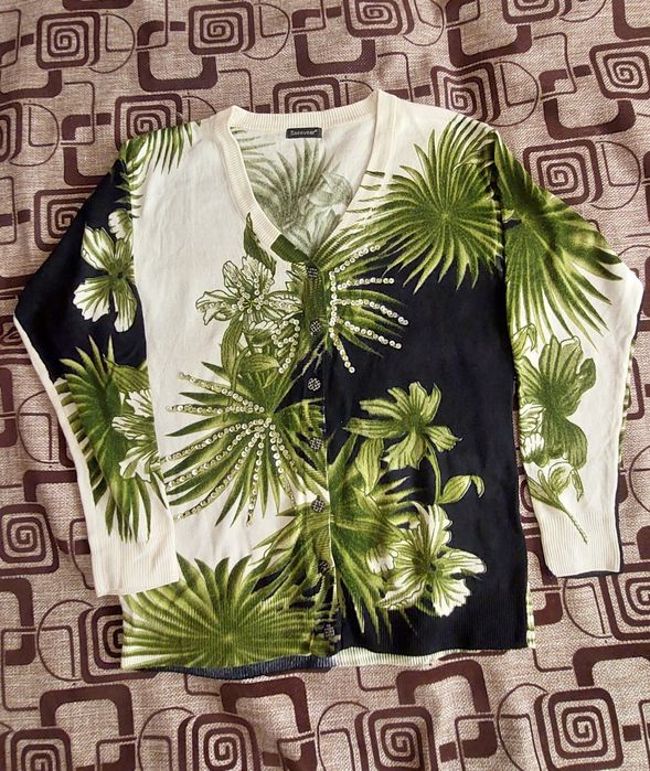 Продаются кофты для девочки