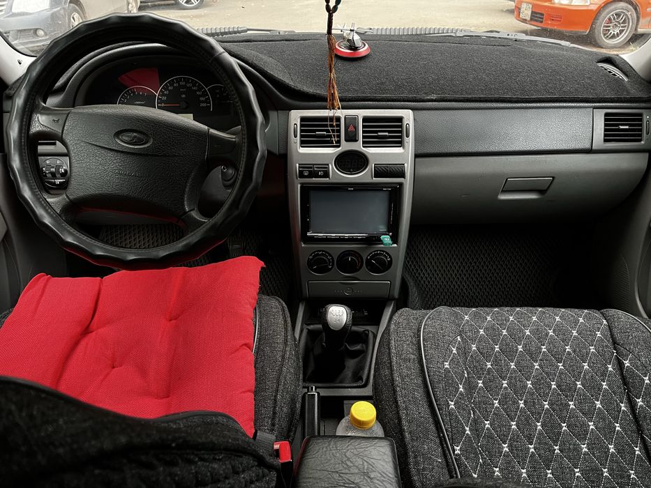 Продам priora 1 2011 года универсал