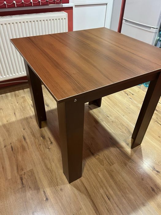 Трапезна маса 80х80