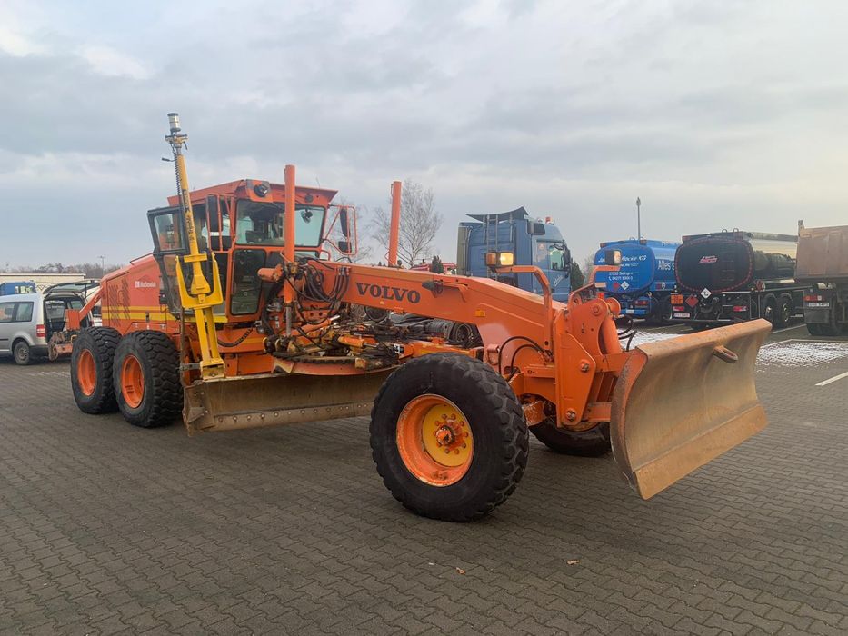 Inchiriez autogreder 22 tone cu  sistem de ghidare Trimble  3D