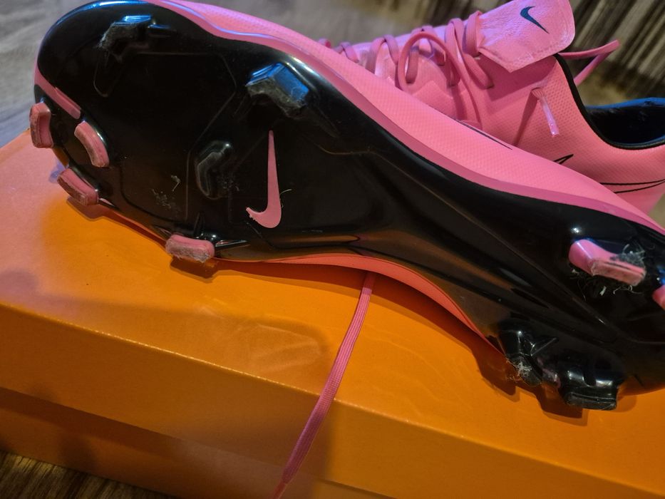 Бутонки NIKE , номер 38,5