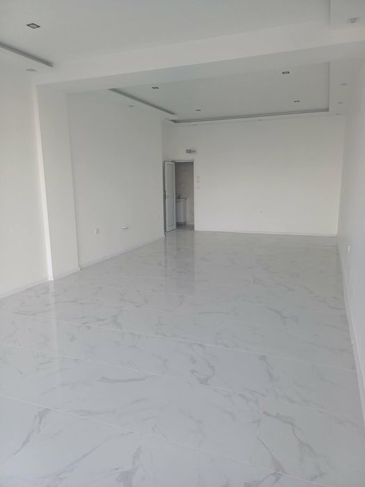 Дава се под наем Магазин в Асеновград - 40 кв.м за 348.84 € - Снимка #3