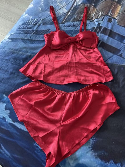 Бельото Victoria Secret, размер ХС, цена 25 лв