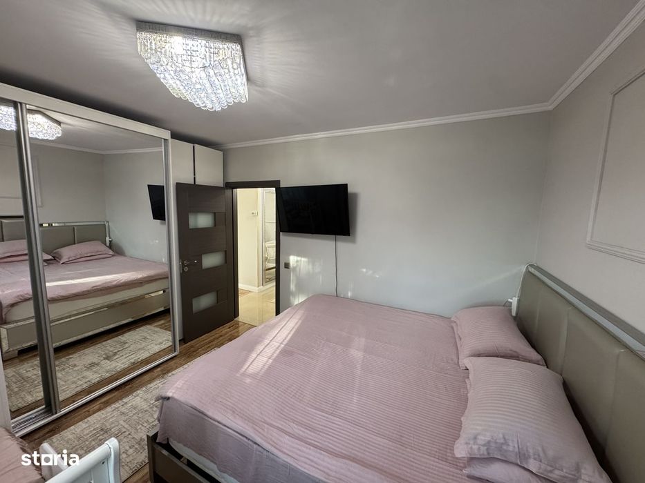 Apartament două camere mobilat/ utilat / parcare/et 1/ metrou/s1