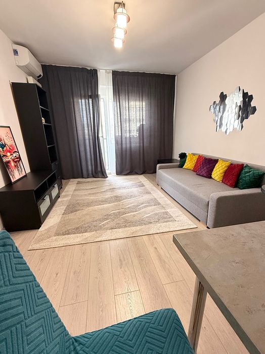 Cameră de apartament LIBERĂ!