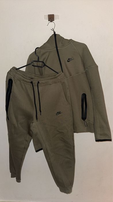 Nike tech tracksuit