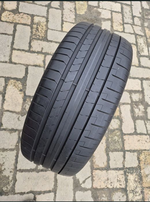 O bucată 255/35 R21 vară - una  Pirelli