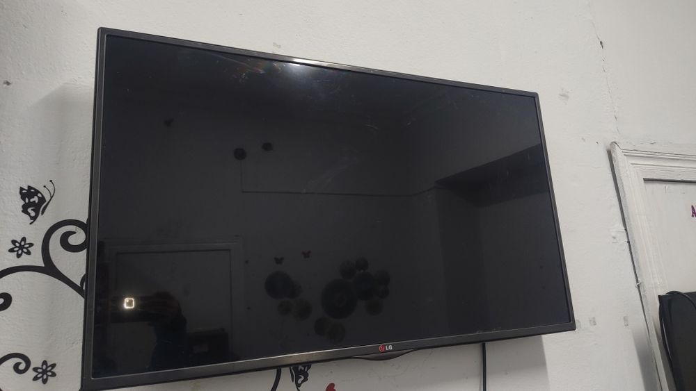 Продам Телевизор LG