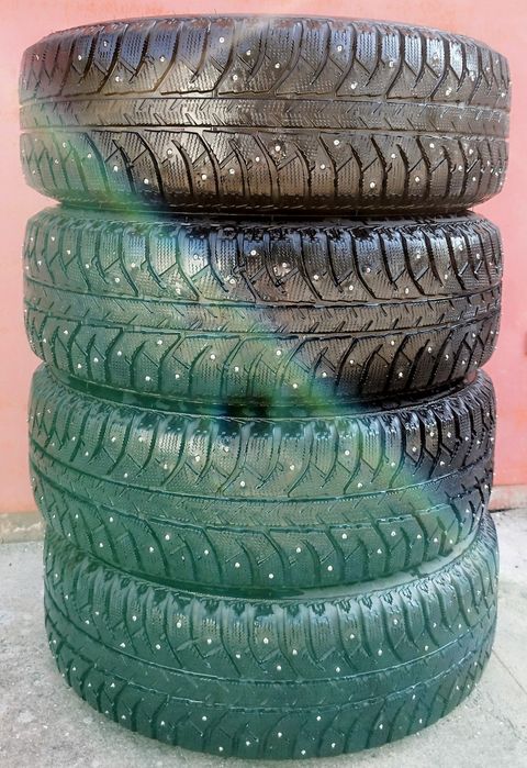 Комплект шипованных шин BRIDGESTONE