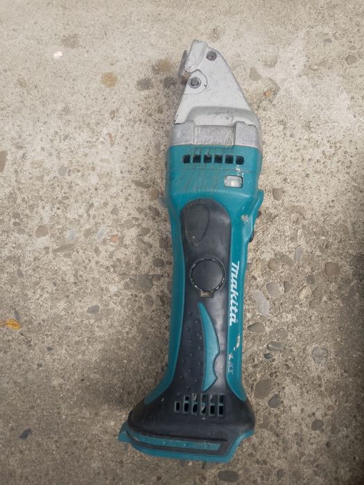 Vând scule Makita și Dewalt preț250ron