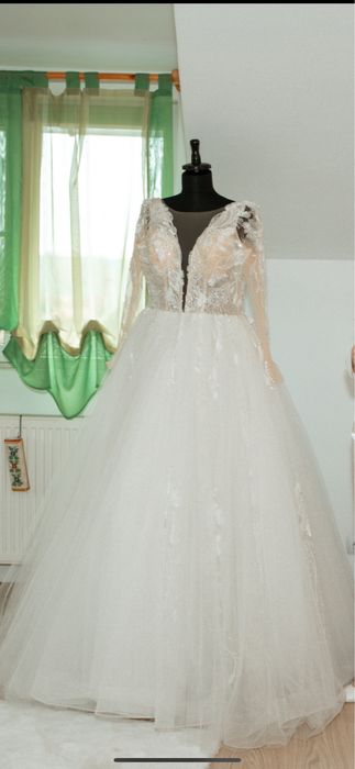 Rochie de mireasa tip printesa