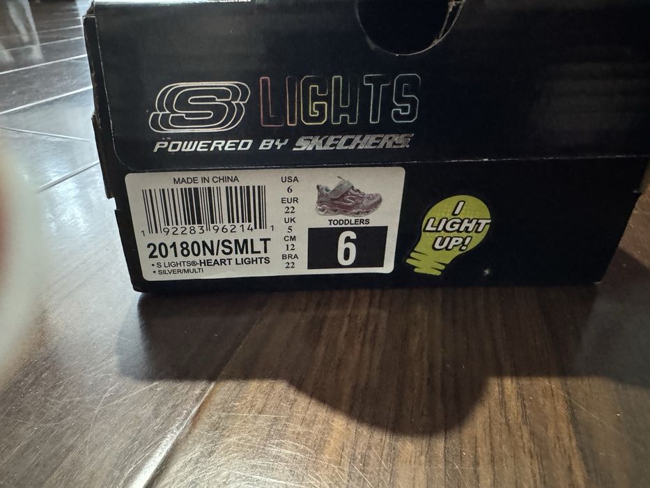 Adidasi skechers marimea 22