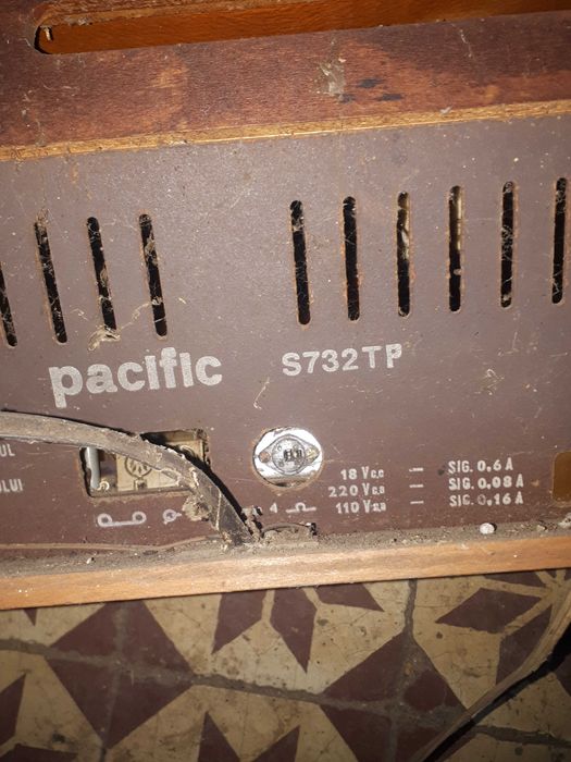 Radio vechi cu picap pacific acord