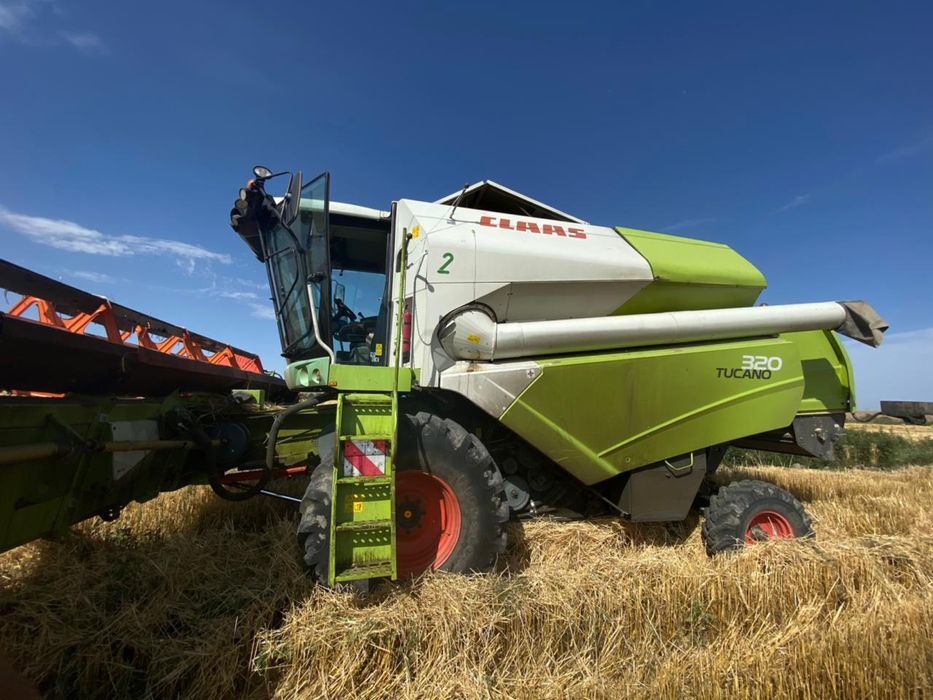 Комбаин CLAAS TUCANO 320
