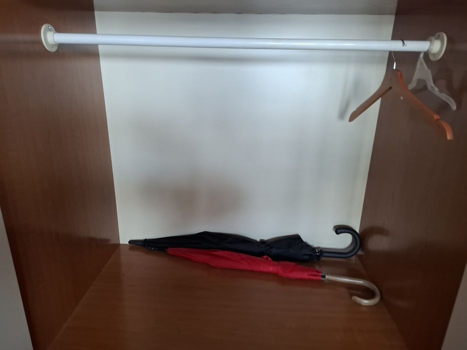 Шесткрилен гардероб