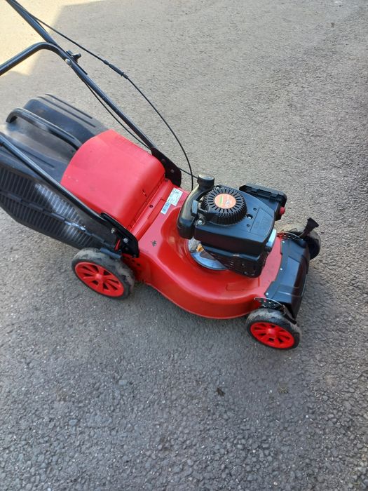 Masina tuns iarba HURICANE