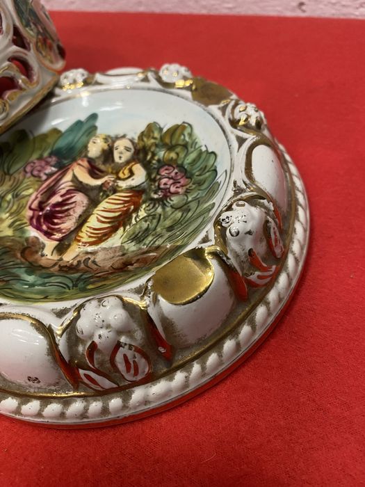 Голям италиански пепелник и купа на каподимонте