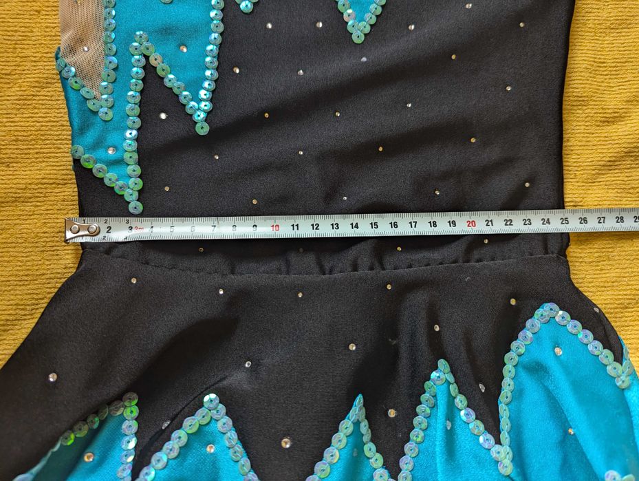 Рокля за фигурно пързаляне