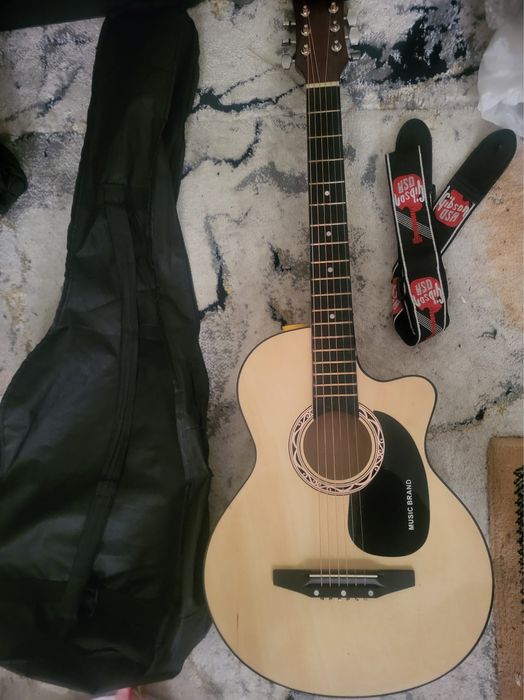 Guitara agusto 38 razmer