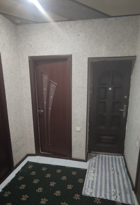 Икки хонали квартира сотилади, жихозлари билан, ремон килинган