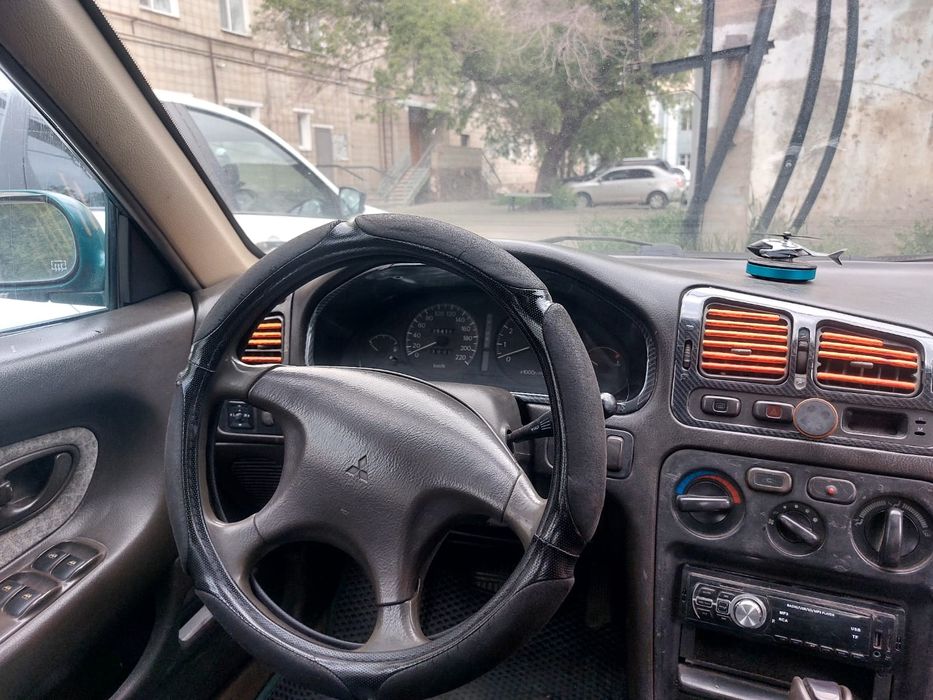 Продам Митсубиси Галант 1993