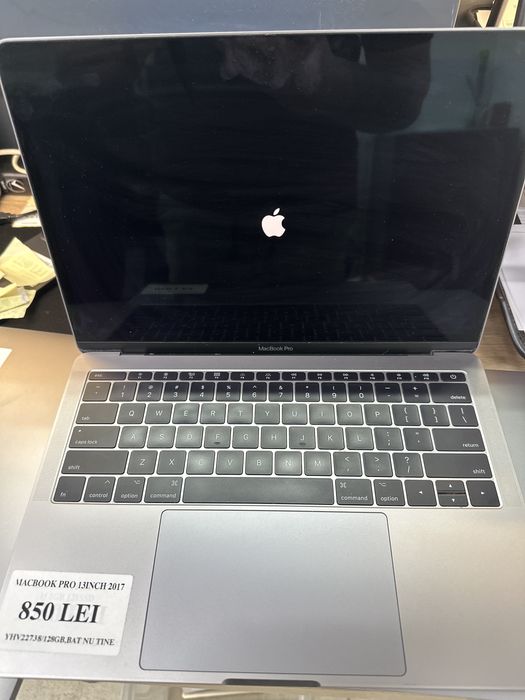 Macbook pro 13 inch 2017 •Matei Amanet Margeanului•yhv2