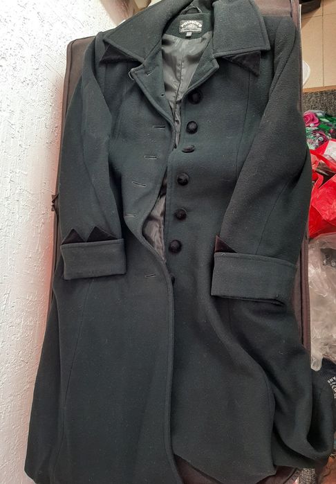 Продам женские плащ и пальто