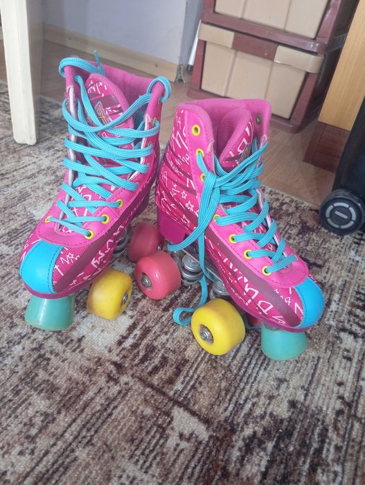 Продавам запазени кънки