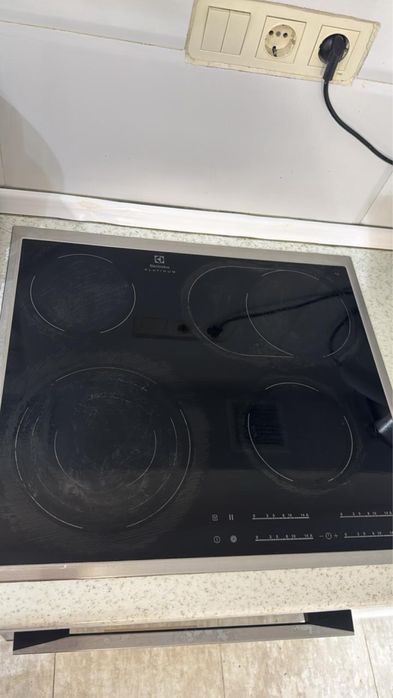 Электроплита и духовка Electrolux