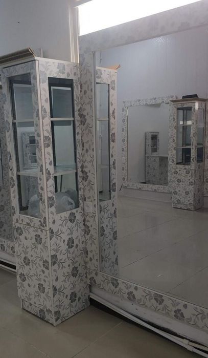 Салон у.н Мебель Сотилади