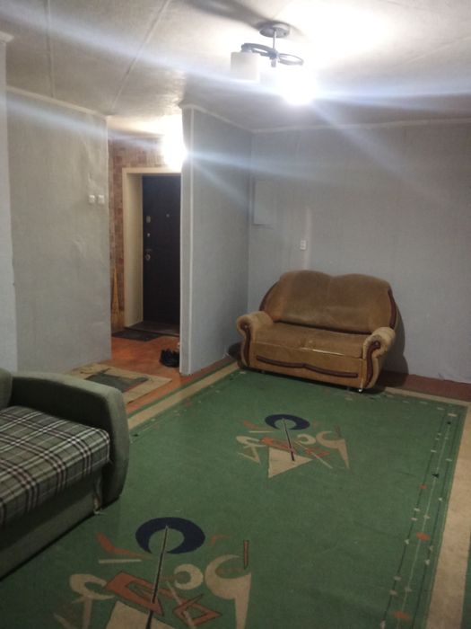 Здам 2х комнатную квартиру посуточно на площади