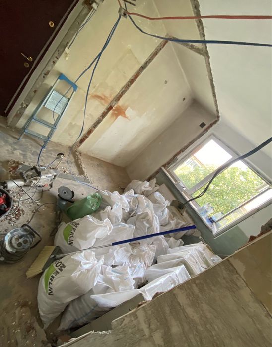 Transport moloz, saci,vrac deșeuri construcții, moluz  Debarasare apartamente, case, garaje Evacuare mobilă veche, electrocasnice Demolări interioare