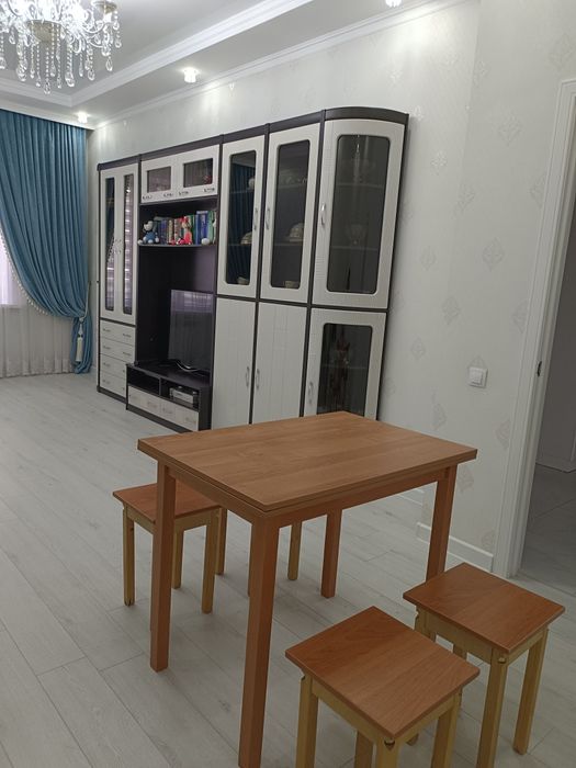 Стол со стульями