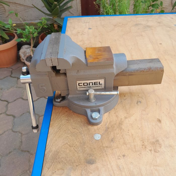 Vand banc cu menghina