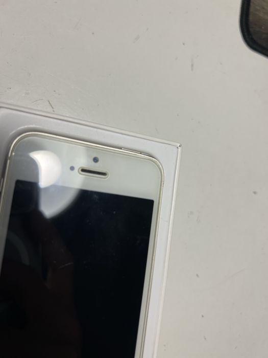 iPhone 5S 16gb с коробкой